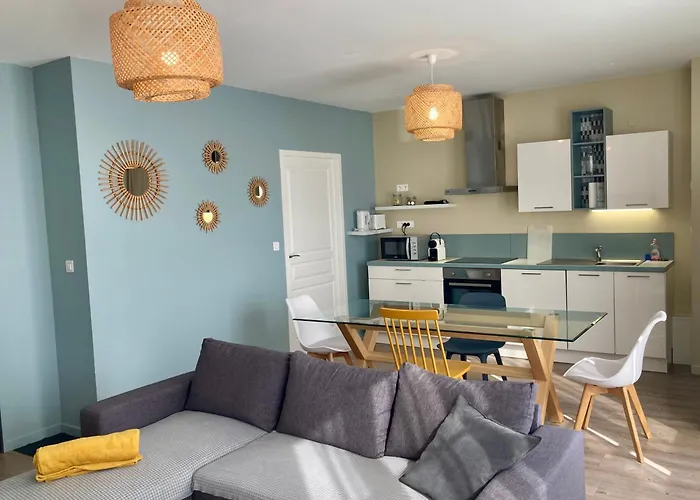 La Maison Virginie Appartements Climatises De 1 A 5 Pers Cosy Hyper Centre Cour Parking Linge Fibre Proximite Port Lac Canal Piscine