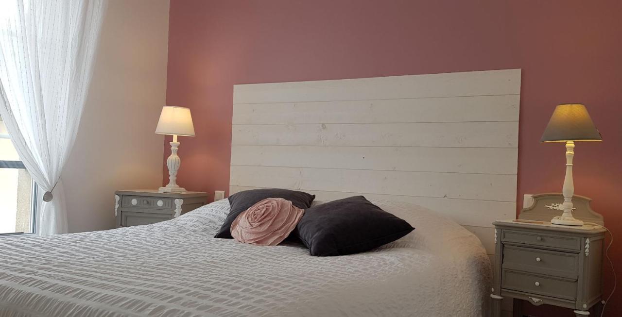 La Maison Virginie Appartements Climatises De 1 A 5 Pers Cosy Hyper Centre Cour Parking Linge Fibre Proximite Port Lac Canal Piscine Montargis