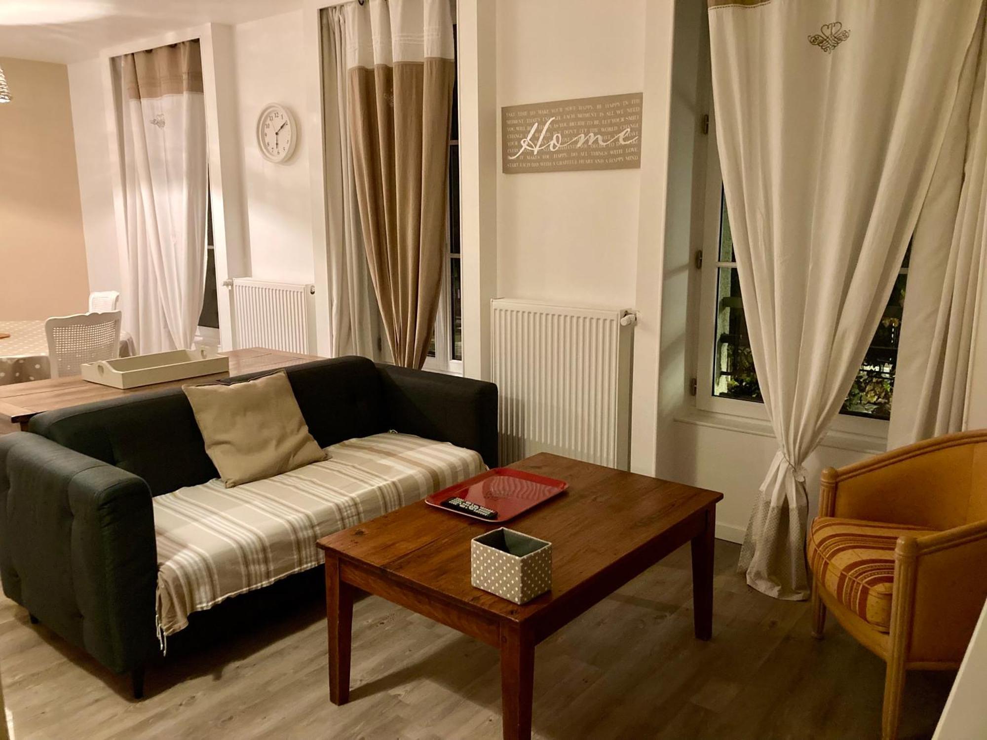 La Maison Virginie Appartements Climatises De 1 A 5 Pers Cosy Hyper Centre Cour Parking Linge Fibre Proximite Port Lac Canal Piscine Apartment