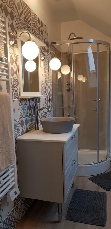 La Maison Virginie Appartements Climatises De 1 A 5 Pers Cosy Hyper Centre Cour Parking Linge Fibre Proximite Port Lac Canal Piscine